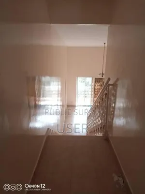 3chbre Duplex dans Cisco, Almadies à Vendre