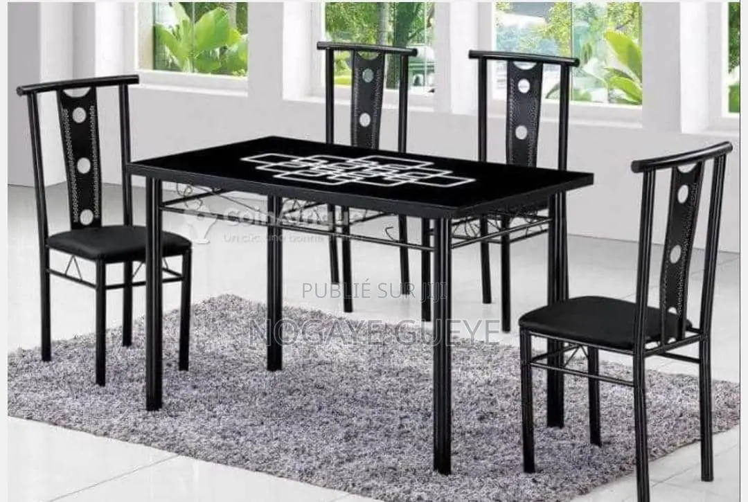 Table À Manger Avec 4 Chaises