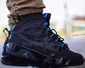 Photo - Jordon 9 Retro