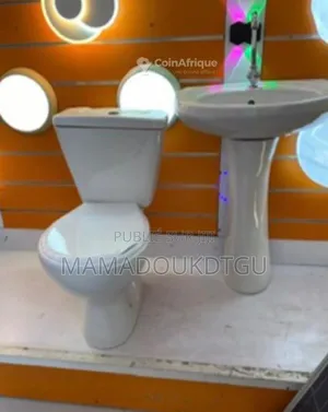 Chaise Anglais Et Lavabo Avec Accessoires Ensemble