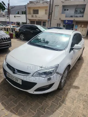 Photo - Opel Astra 2013 Blanc