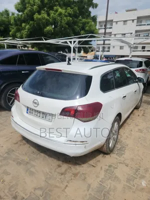 Opel Astra 2013 Blanc