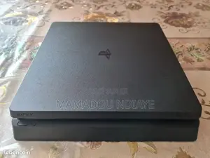 Photo - Playstation 4 Slim Flashé