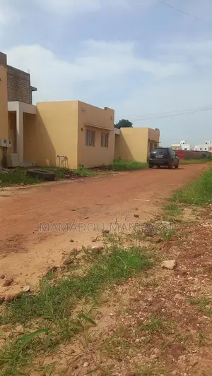 3chbre Maison dans Villa F4 Tf, Rufisque à Vendre