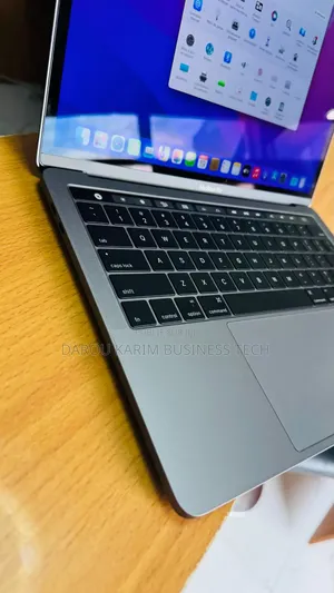 New Apple MacBook Pro 2016 16GB Intel Core I5 SSD 512GB