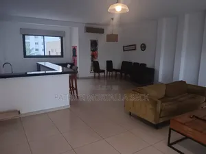 Furnished 3chbre Appartement-terrasse à Louer