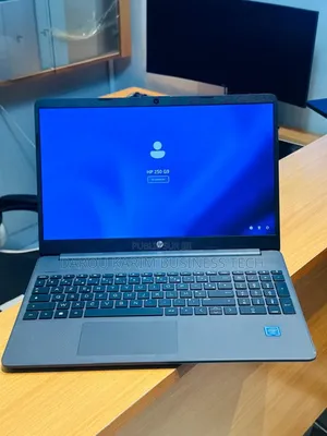 Photo - New Ordinateur Portable HP 250 G8 4GB Intel Core 2 Quad SSD 256GB