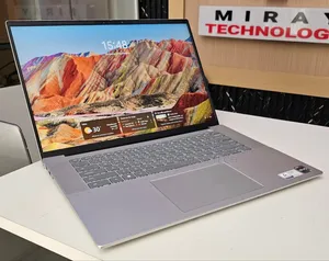 Photo - New Dell Inspiron 16 5620 16GB Intel Core I7 SSD 512GB