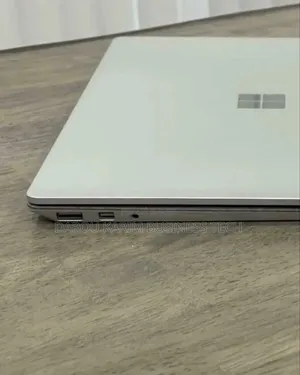 New Microsoft Surface Laptop 3 8GB Intel Core I5 SSD 256GB