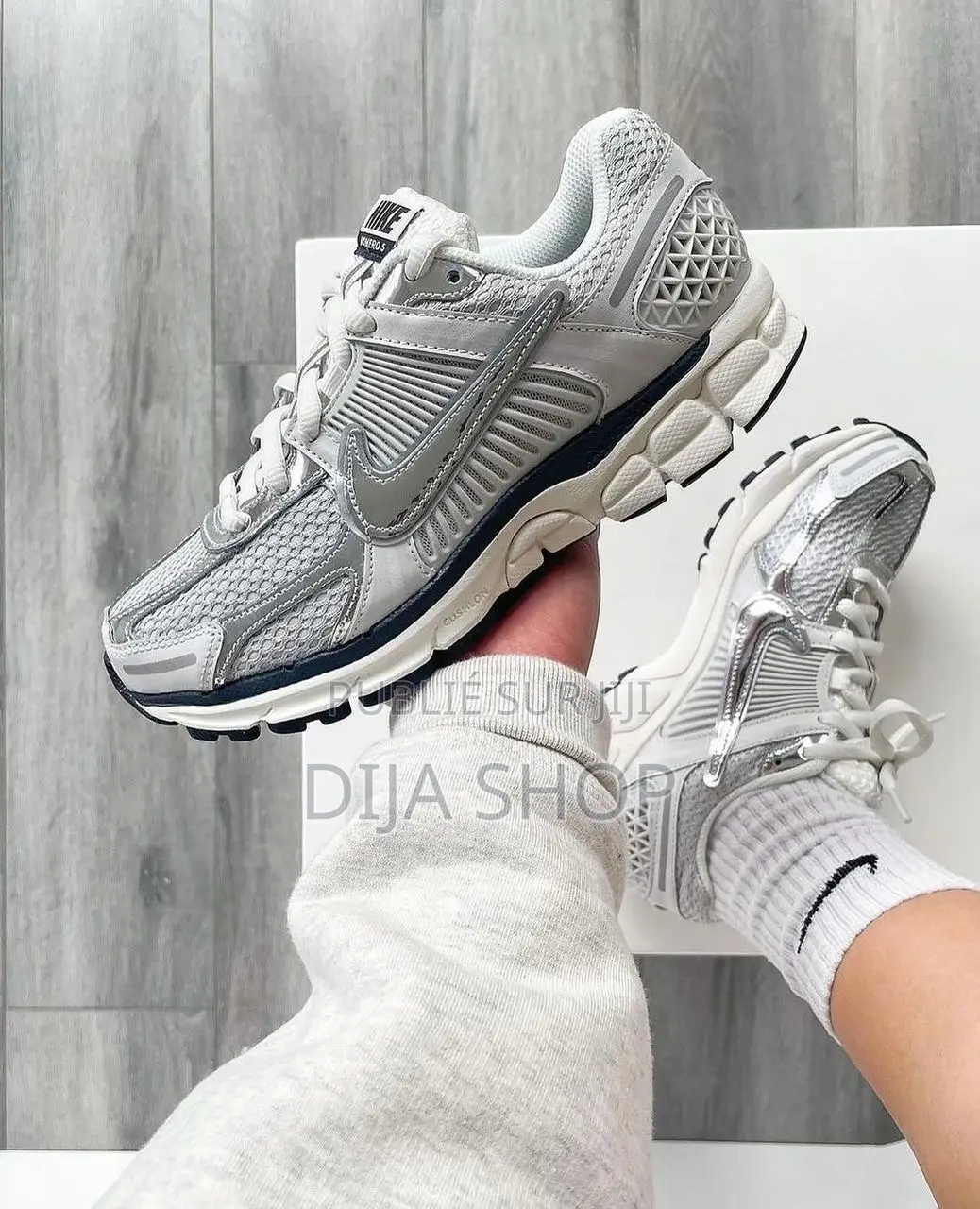 Disponible Nike Zoom Vomero 5 Pink Pointure 40 À 45