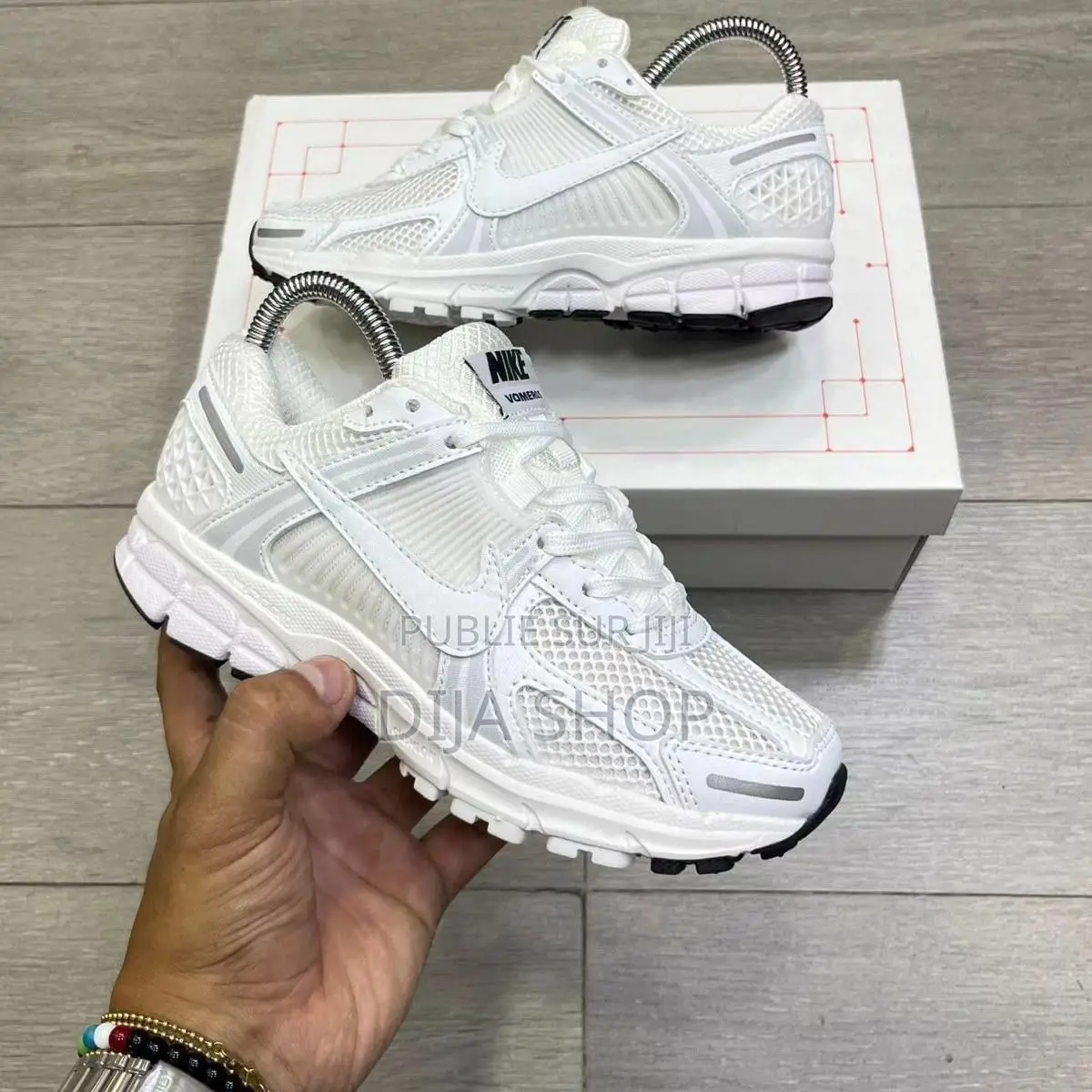 Disponible Nike Zoom Vomero 5 Pink Pointure 40 À 45