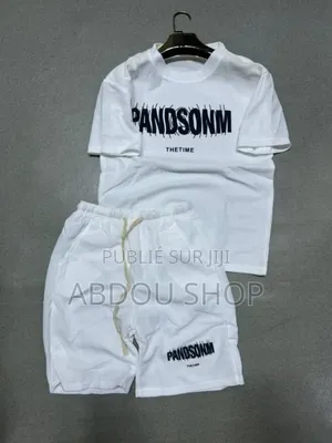 Photo - Ensemble T-Shirt Et Shorts Courts