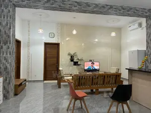 Furnished 3chbre Maison de ville/terrasse dans Villa, Thiès Sud