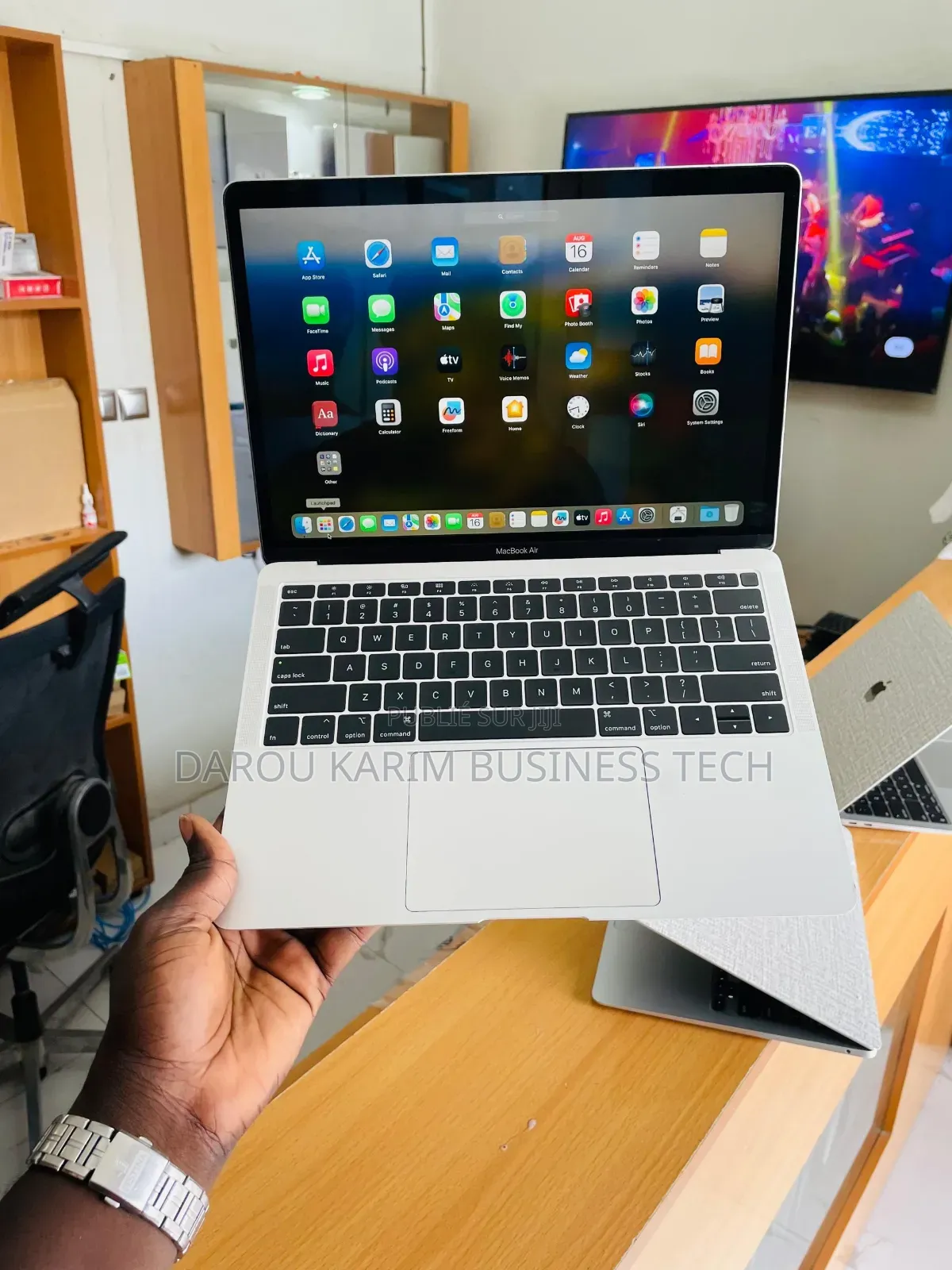 New Apple MacBook Air 2019 8GB Intel Core I5 SSD 128GB