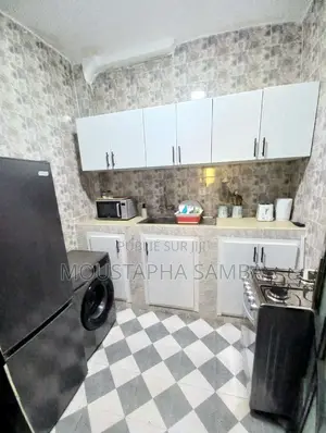 Furnished 2chbre Appartement dans Sambaimmo, Almadies à Louer