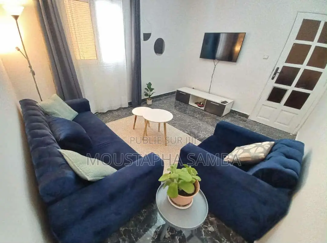 Furnished 2chbre Appartement dans Sambaimmo, Almadies à Louer