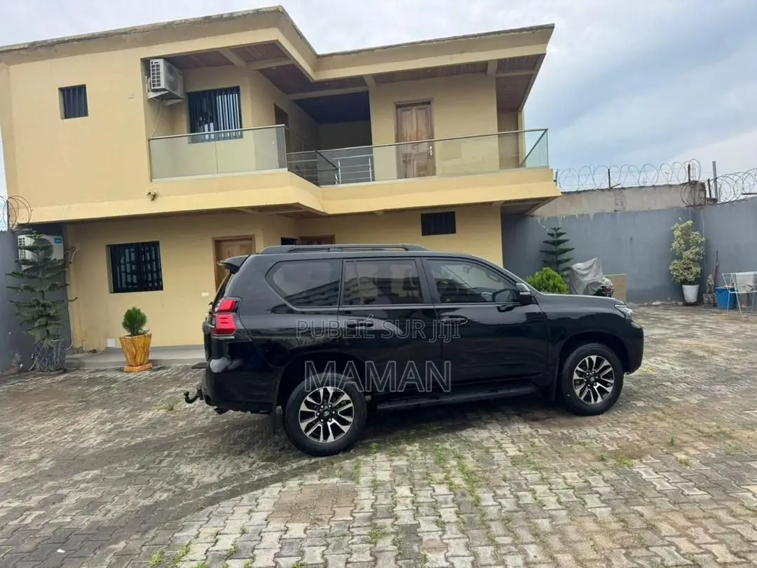 Toyota Land Cruiser Prado 2016 Black