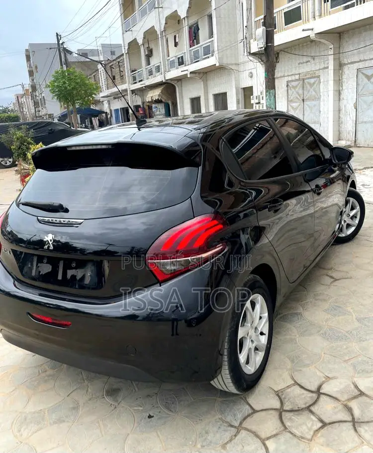 Peugeot 208 2017 Black