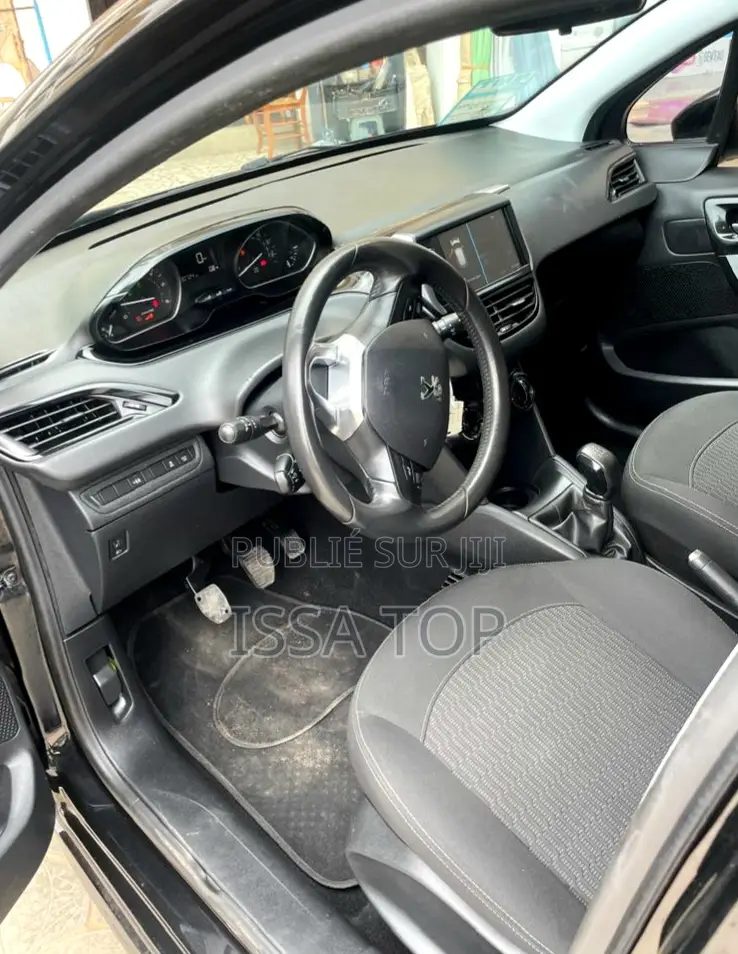 Peugeot 208 2017 Black