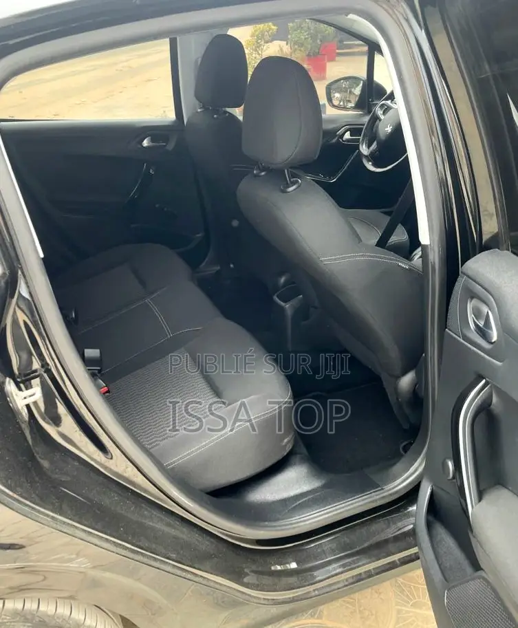 Peugeot 208 2017 Black