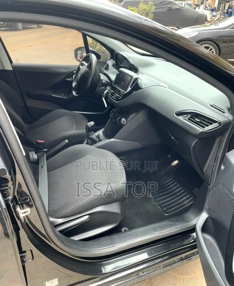 Peugeot 208 2017 Black