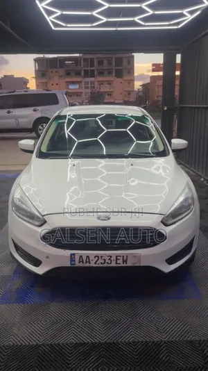 Photo - Ford Focus S dr Sedan (2.0L 4cyl 5M) 2017 Blanc