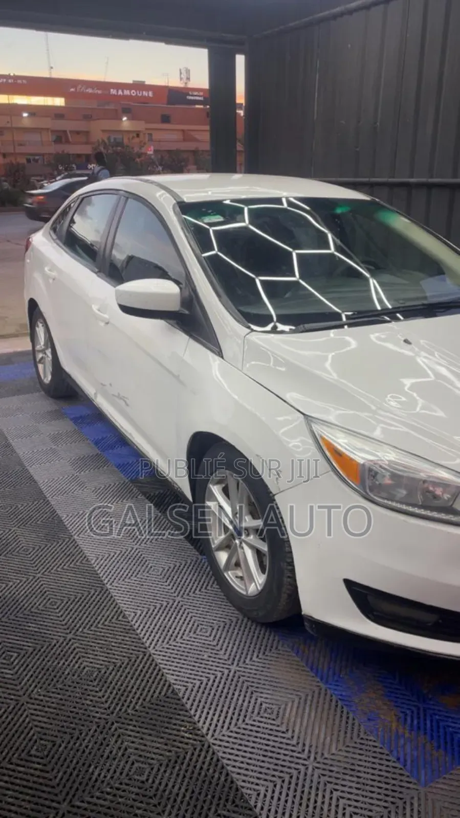 Ford Focus S dr Sedan (2.0L 4cyl 5M) 2017 Blanc