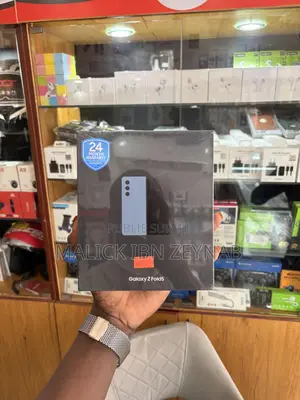 Photo - New Samsung Galaxy Z Fold 5 256 GB Blue