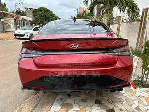 Hyundai Elantra 2022