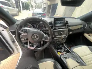 Mercedes-Benz GLE-Class 2018 Blanc