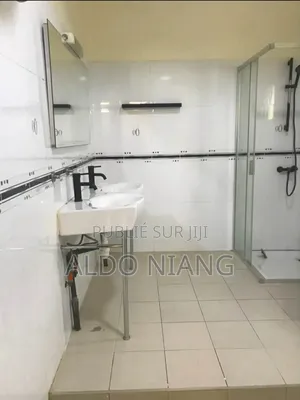 5chbre Villa dans Limaldo Immo, Almadies à Vendre