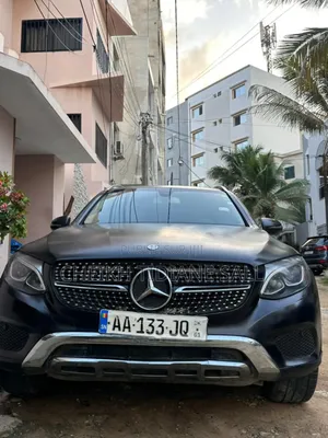 Photo - Mercedes-Benz GLC-Class 2017 Black