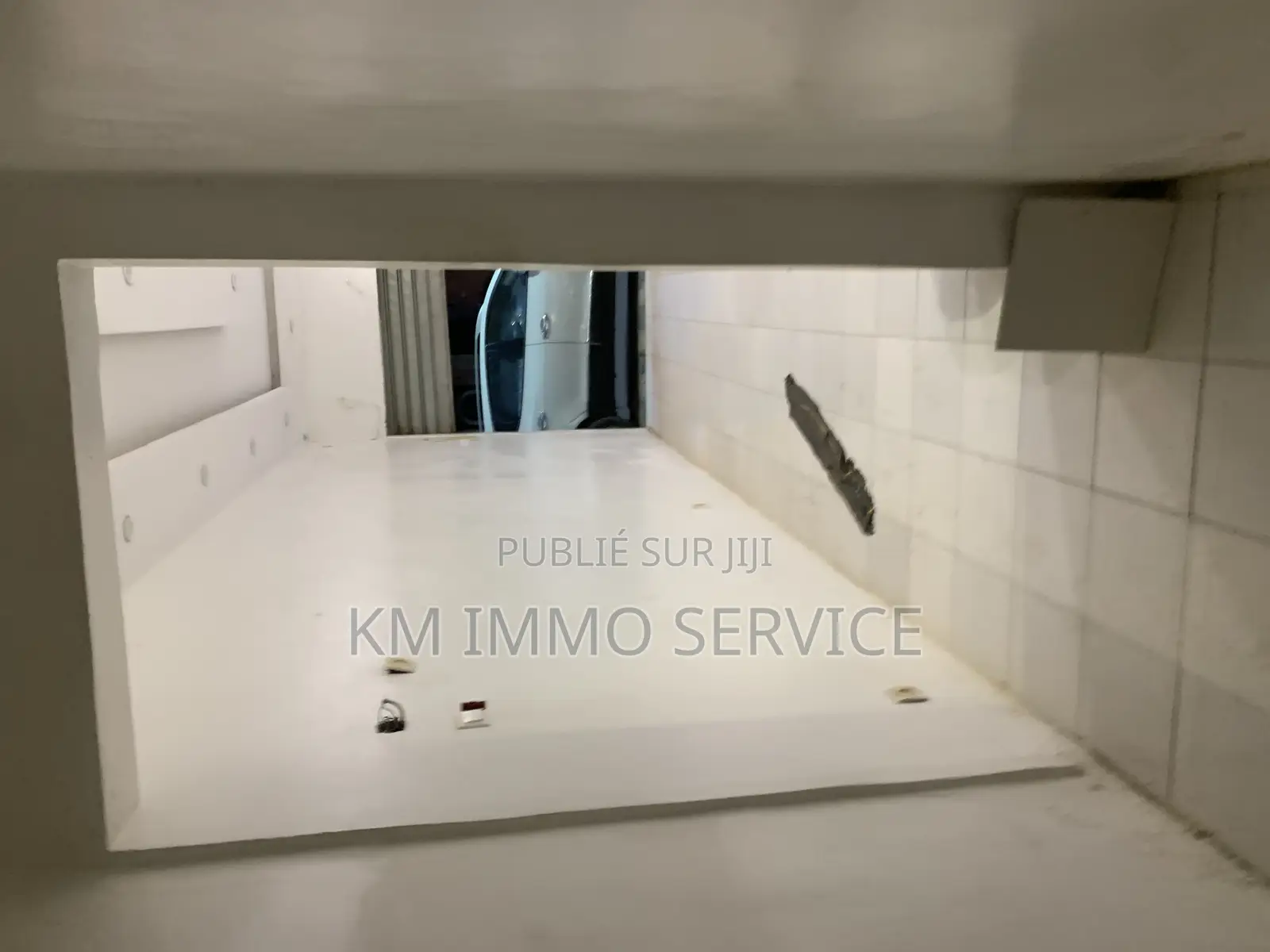 Boutique a Louer - Sacree Coeur 3