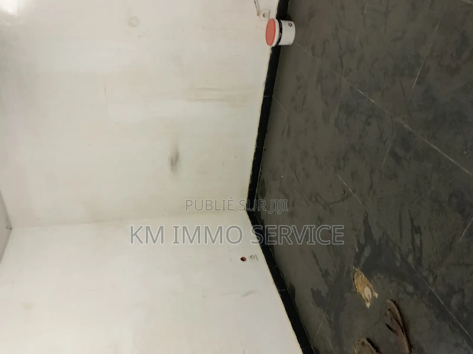 Boutique a Louer - Sacree Coeur 3