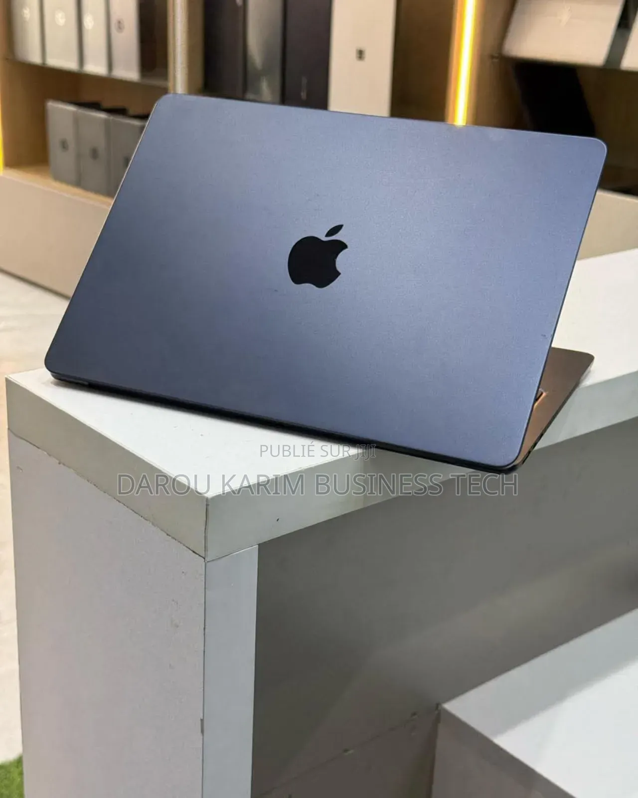 New Apple MacBook Air 2024 M3 13-Inch 16GB Apple M3 SSD 256GB