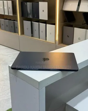 New Apple MacBook Air 2024 M3 13-Inch 16GB Apple M3 SSD 256GB