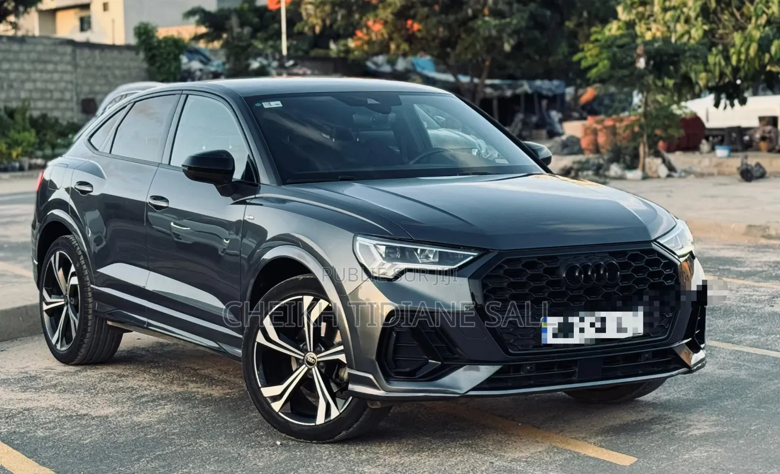 Audi Q3 2023 Gris