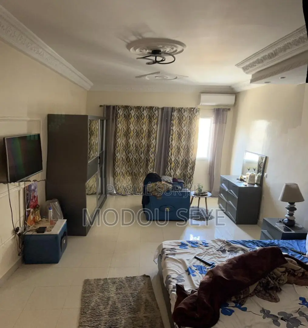 6chbre Maison dans Villa R+1, Niayes à Louer