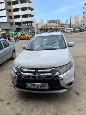 Photo - Mitsubishi Outlander 2016