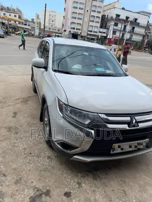 Mitsubishi Outlander 2016