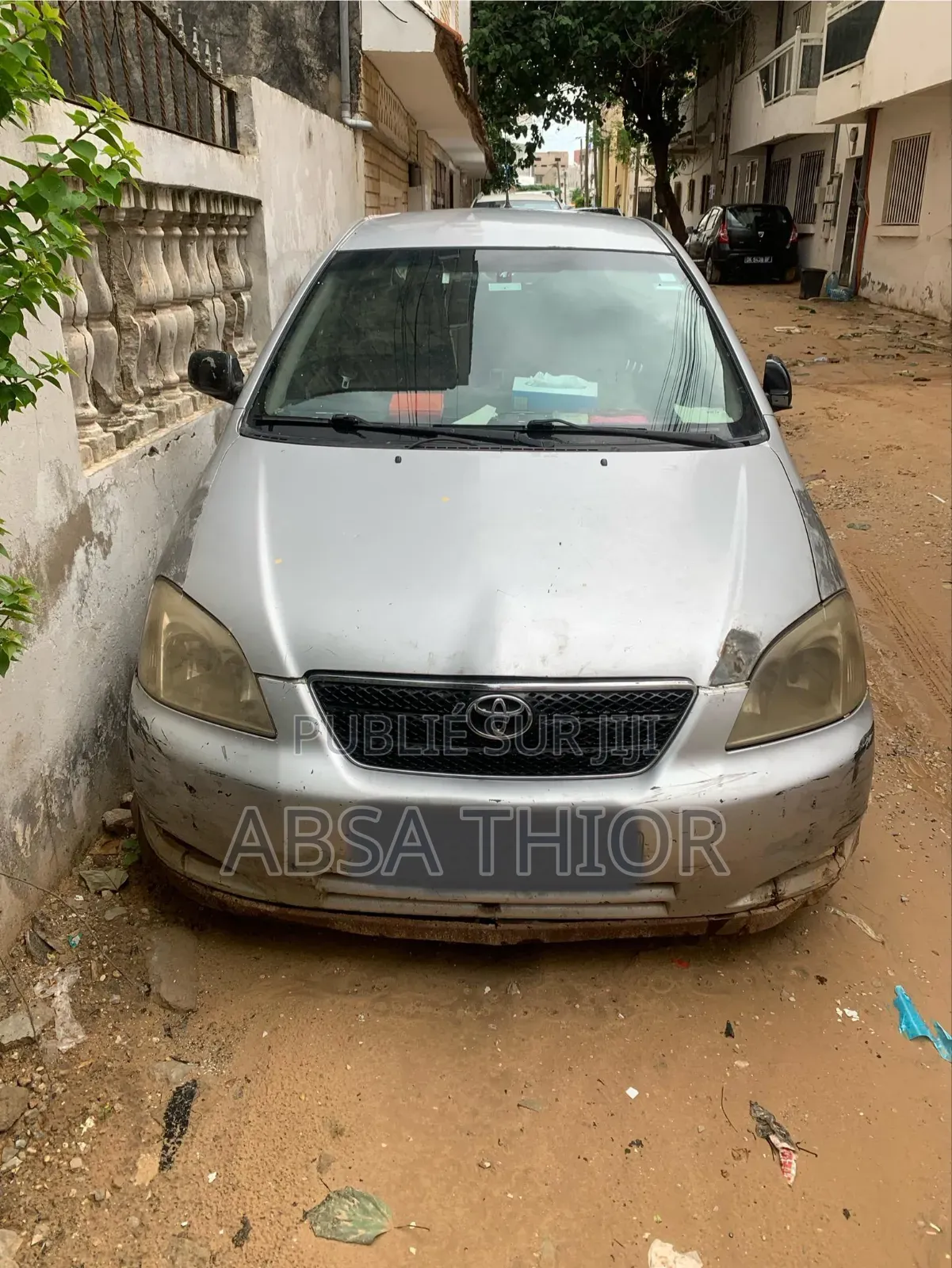 Toyota Corolla Base 4dr Sedan (1.8L 4cyl 5M) 2010 Gris