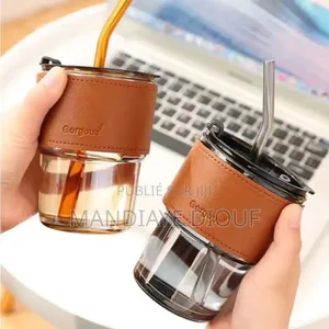 Photo - Tasse Café en Verre Aesthetic Avec Paille - Bouteille De Jus en Verre