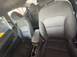 Hyundai Elantra 2017 Blue