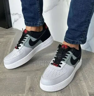 Photo - Nike Air Force 1 Low Disponible