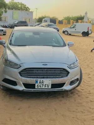 Photo - Ford Mustang Mach-E Select AWD 2025 Blanc