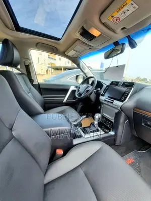 Toyota Land Cruiser Prado 2.8 2023 Gris