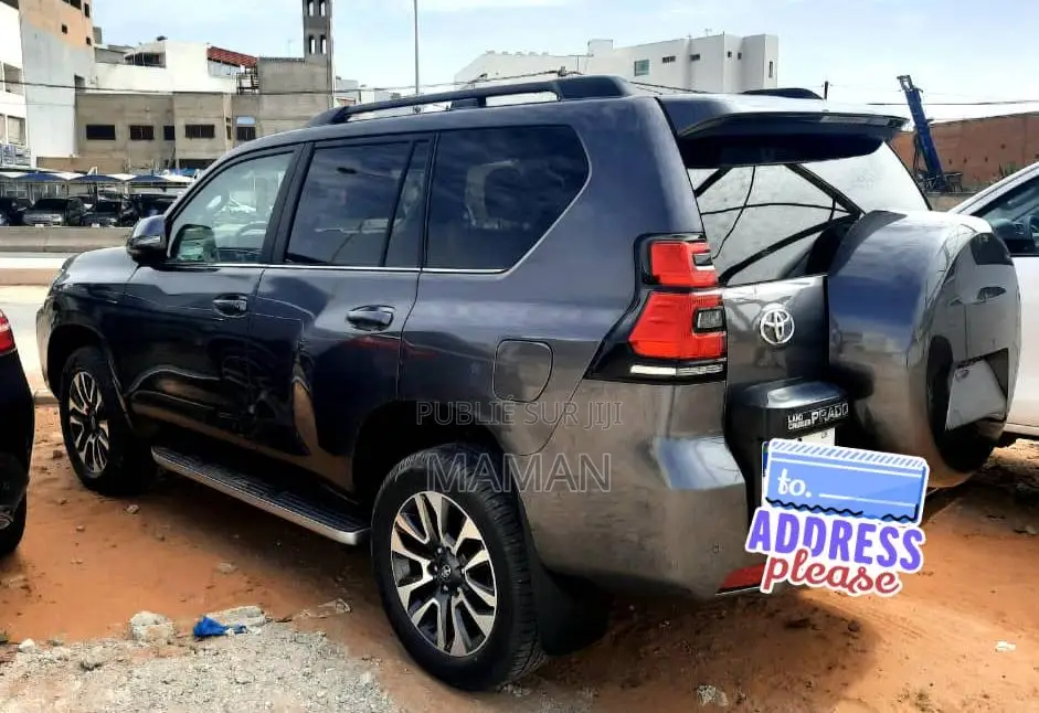 Toyota Land Cruiser Prado 2.8 2023 Gris