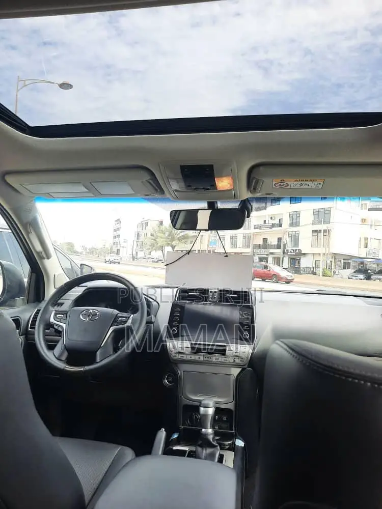 Toyota Land Cruiser Prado 2.8 2023 Gris