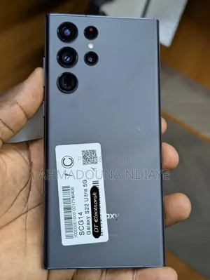 Photo - New Samsung Galaxy S22 Ultra 5G 128 GB Black