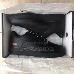 Photo - Chaussures Nike Air Force 1 Supreme